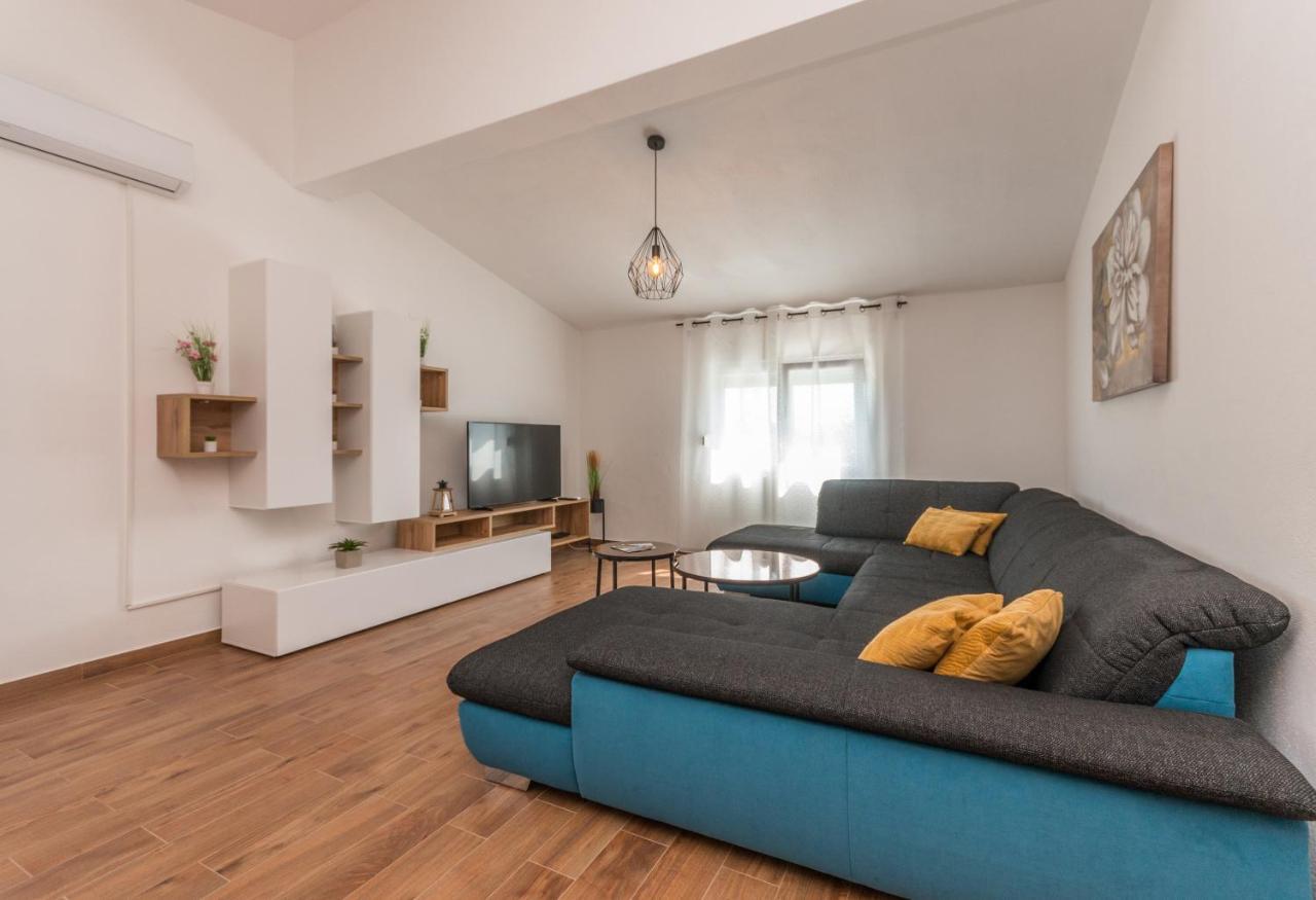 Poolincluded - Holiday Home Maslina Lisane Ostrovicke Dış mekan fotoğraf